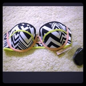 👙NWT VS The Flirty Bandeau 34 C