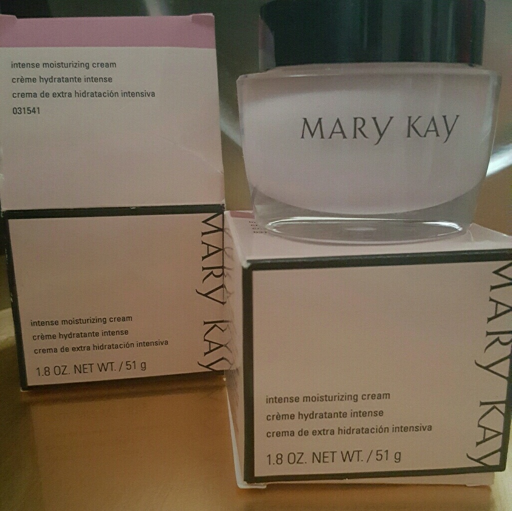 Intense moisturizing cream