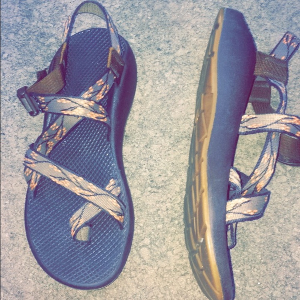 Chacos brand new !! Only worn 1 or 2 !!