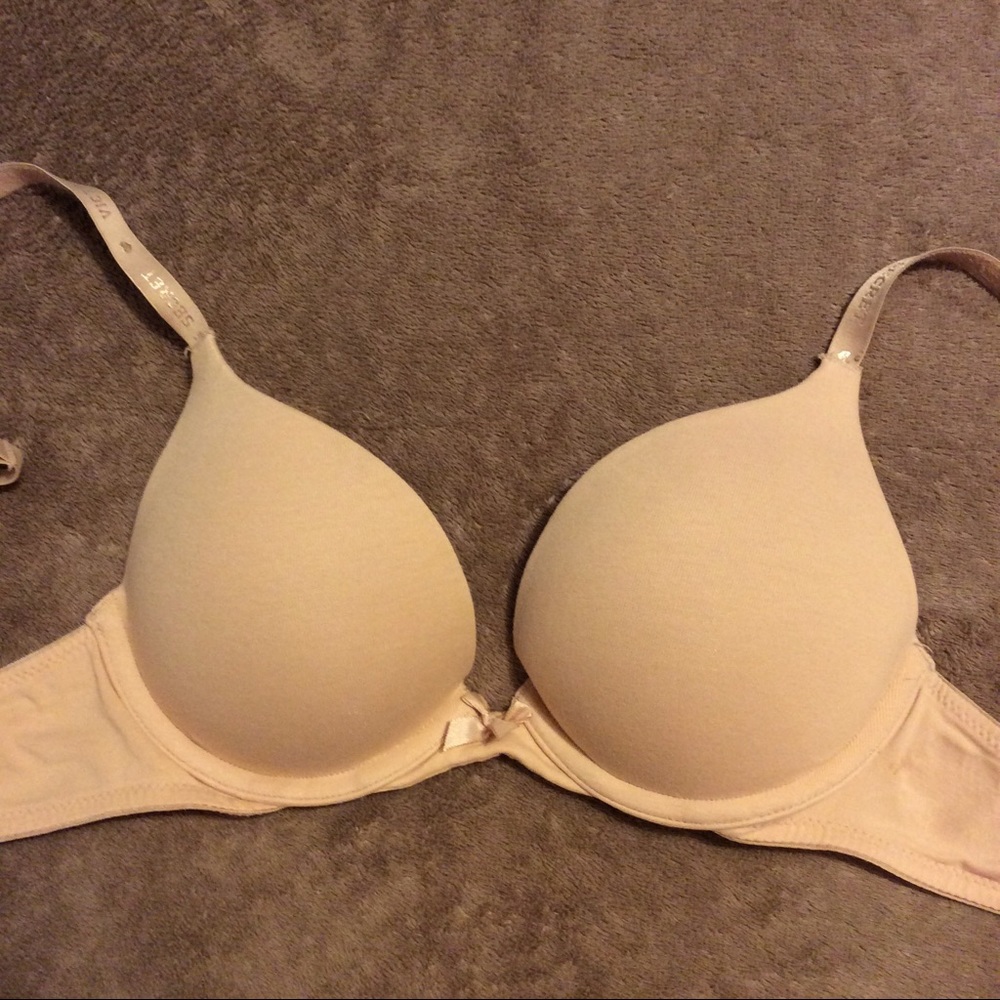 Victoria's Secret plunge nude bra