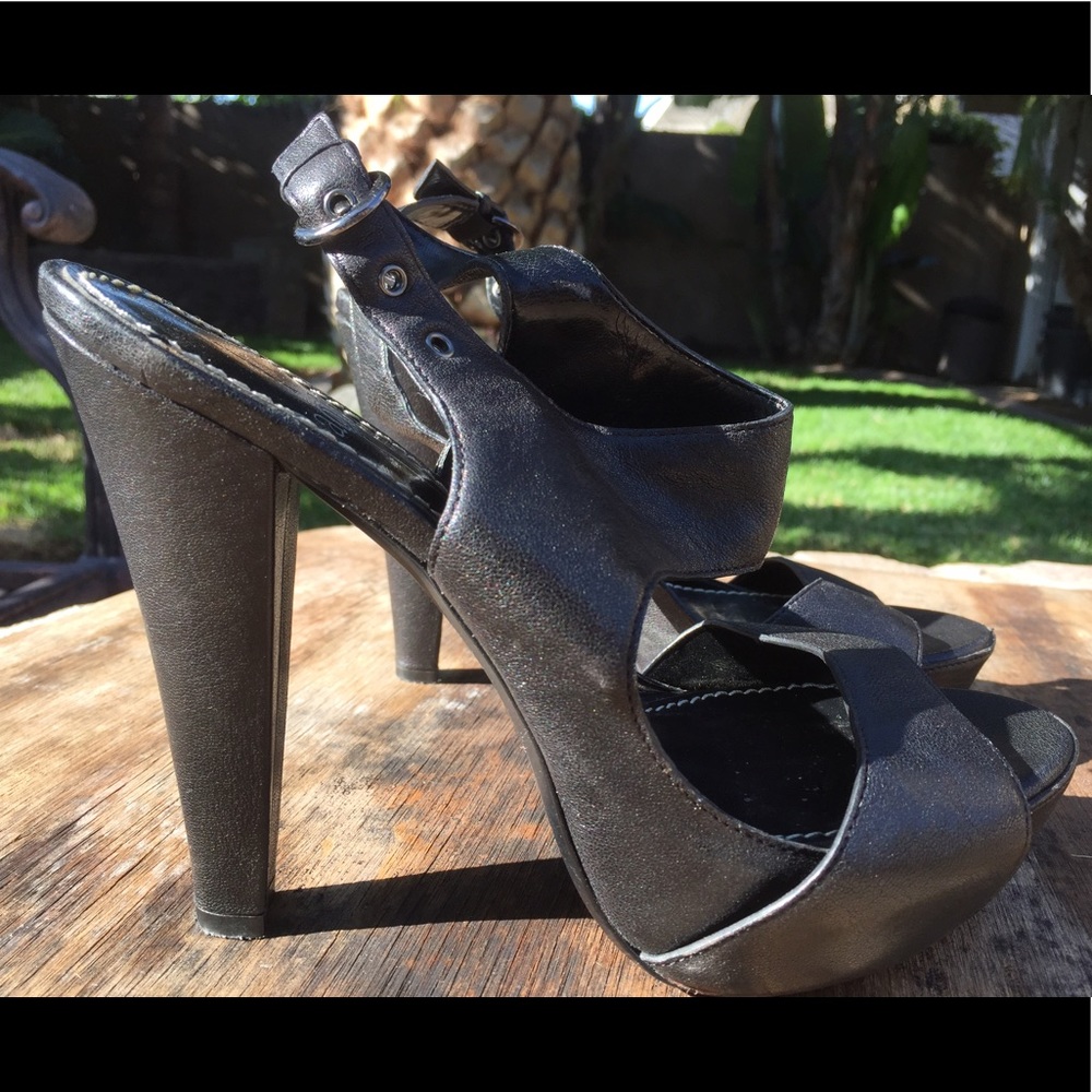 Black Paola leather strappy heel size 7.5