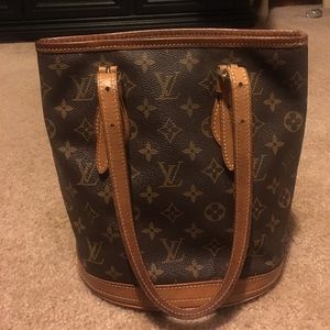 Louis Vuitton Bucket Bag 💙