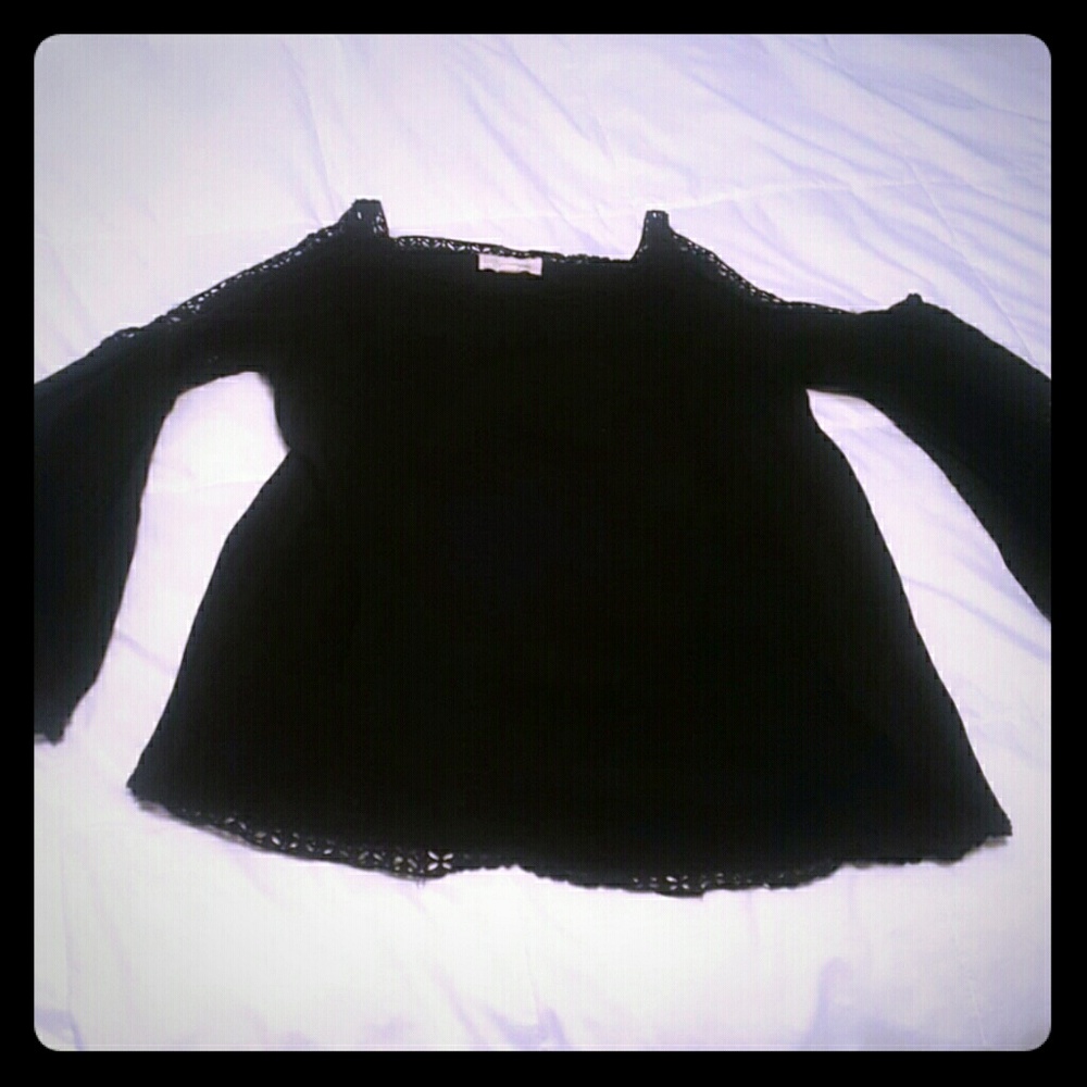 Cold shoulder, adorable, hippie shirt