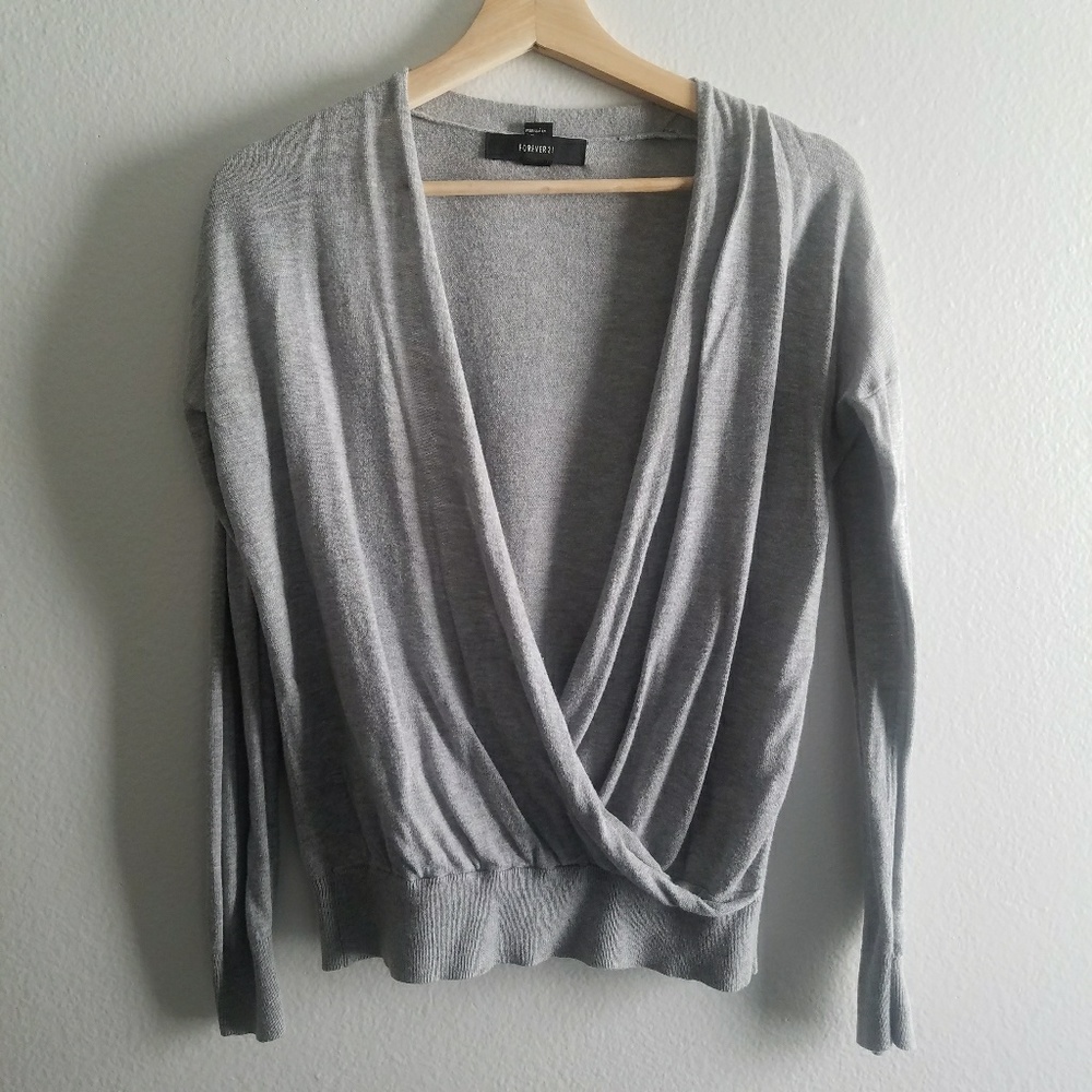 Long sleeves gray wrap| Forever 21🖤