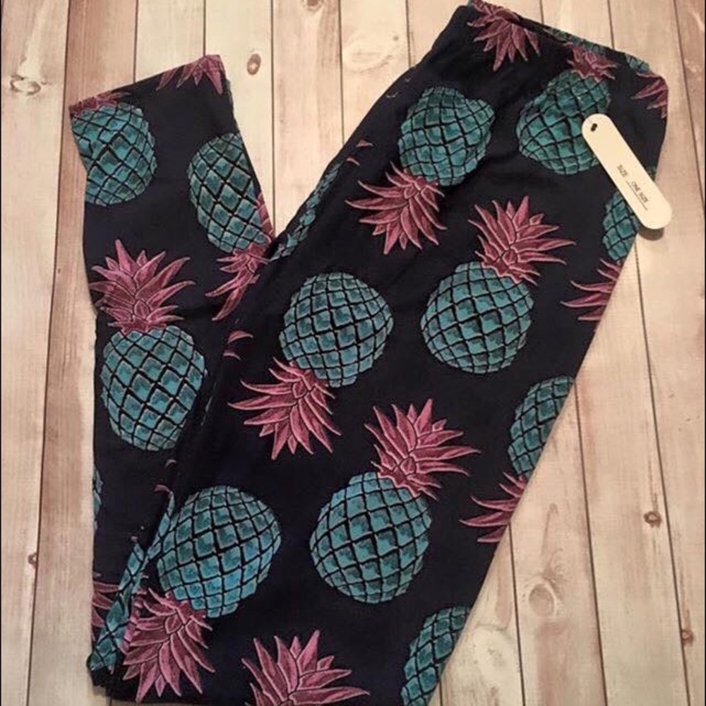 Pineapple leggings! One size fits Small-Large