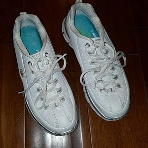 White Skechers shoes