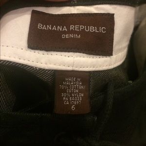 Banana Republic size 6 dark cotton jeans. Like New/EUC