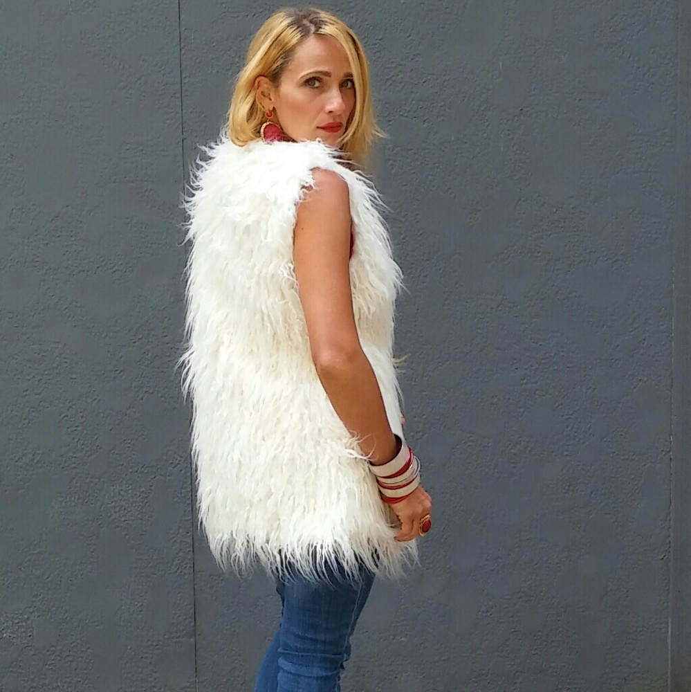 STUNNING FAUX FUR VEST - Picture 4 of 4