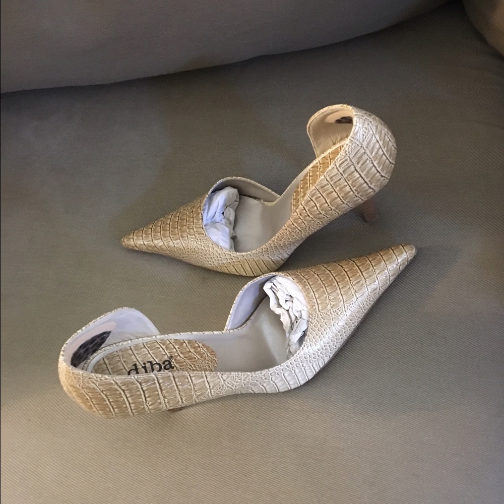 Ladies pumps