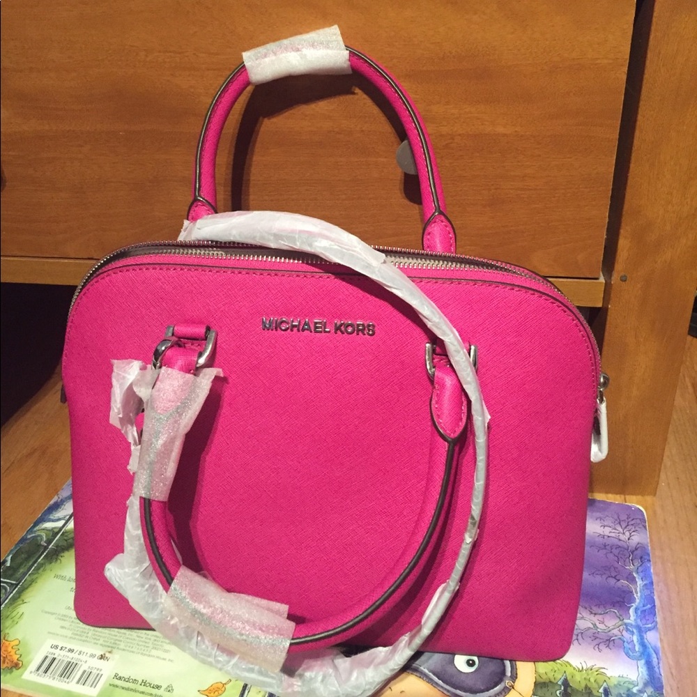 **sold**NWT Michael kors Cindy med dome satchel fuschia