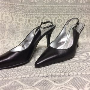 Comfortable pointed toe heels