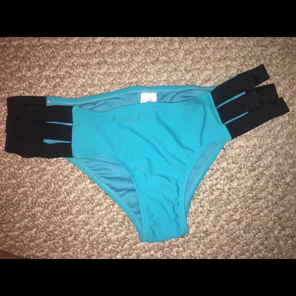 Forever 21 bathing suit bottoms