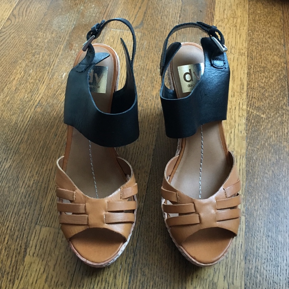 DV wedge sandals