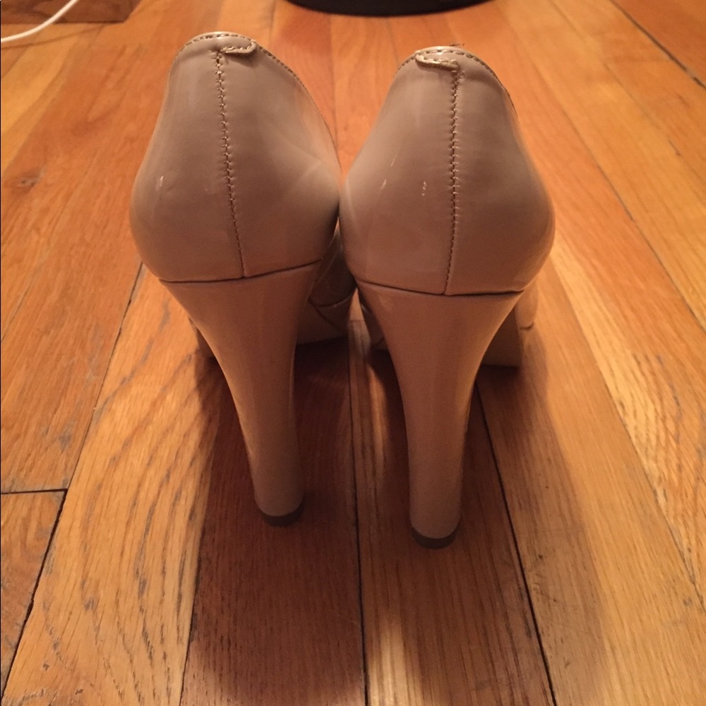 G by Guess pumps - Picture 3 of 7