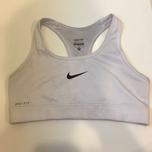 Nike pro sports bra