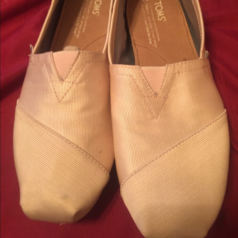 Toms light pink size 8.5