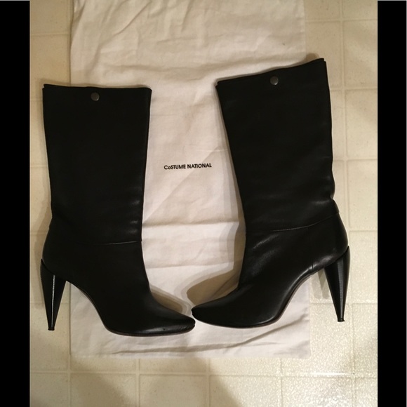 Boots - Picture 2 of 5