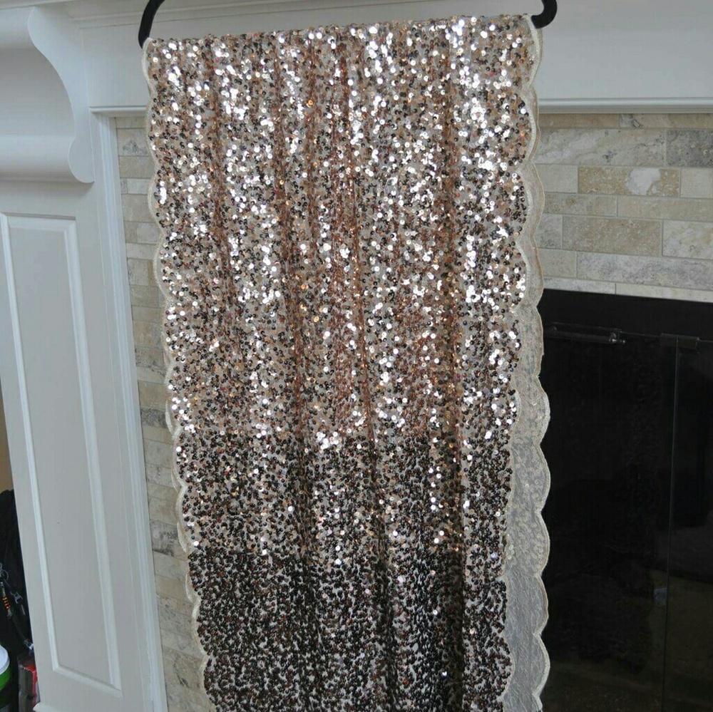 Joan Rivers wrapped in sequence shawl