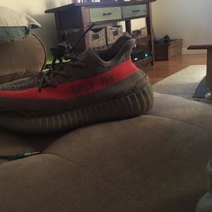 Yzy beluga sz 7