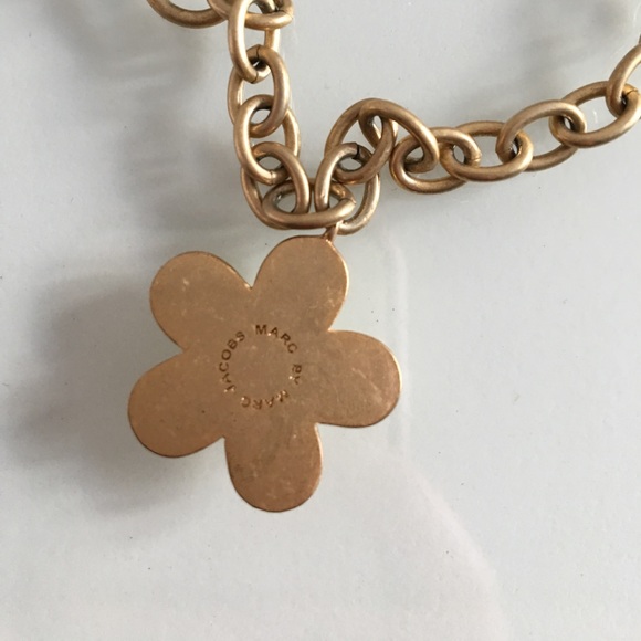 Marc by Marc Jacobs Gold Daisy Bracelet - Picture 4 of 4