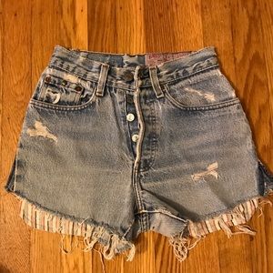 Levi cut offs