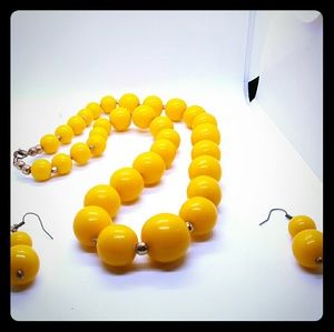 Yellow bead jewelry set