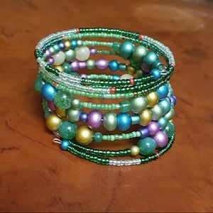 Handcrafted multicolored bracelet