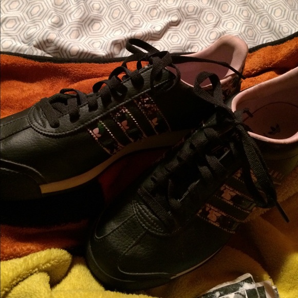 Addias - Picture 2 of 4