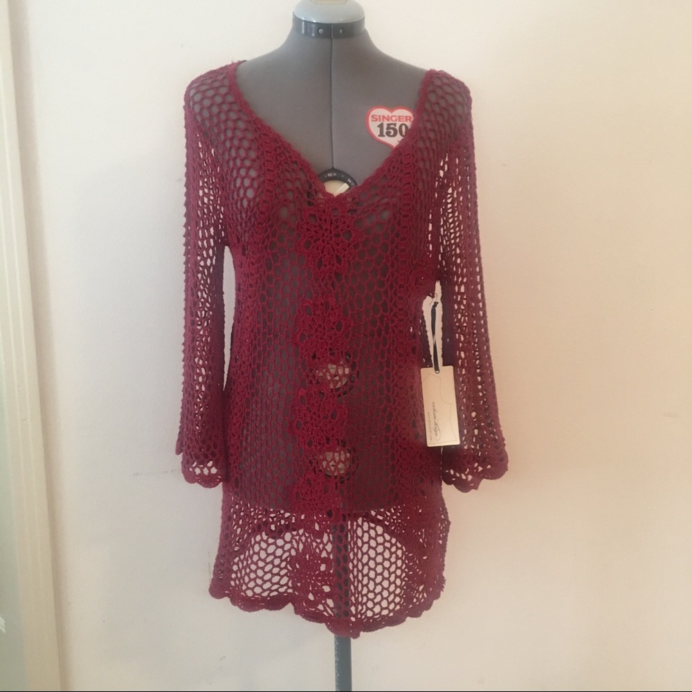 Burgundy super cute crochet knit shirt