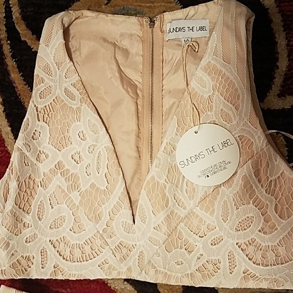 Two piece skirt crop top set - Picture 2 of 3