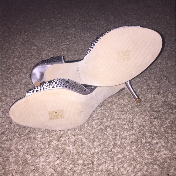 Heels - Picture 3 of 4