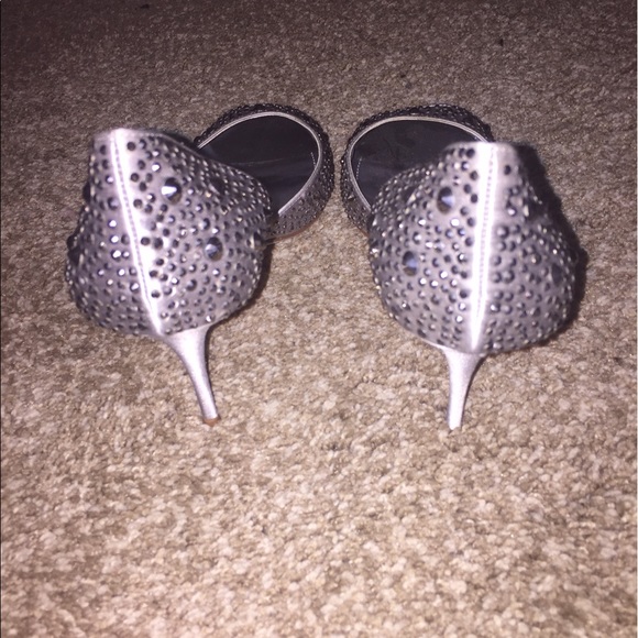 Heels - Picture 4 of 4