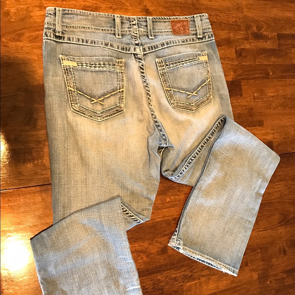 BKE Wendi Jeans 33x33 1/2 some wear on the back