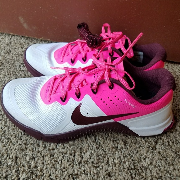 Nike Shoes - Nike Womens Metcon 2