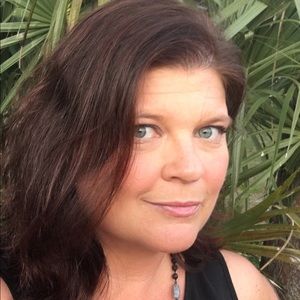 Meet your Posher, Dana