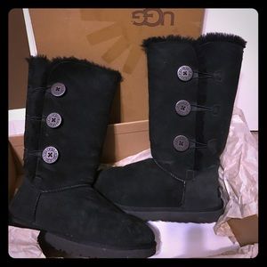 Uggs Bailey Buttons 8 EUC AUTHENTIC! Black