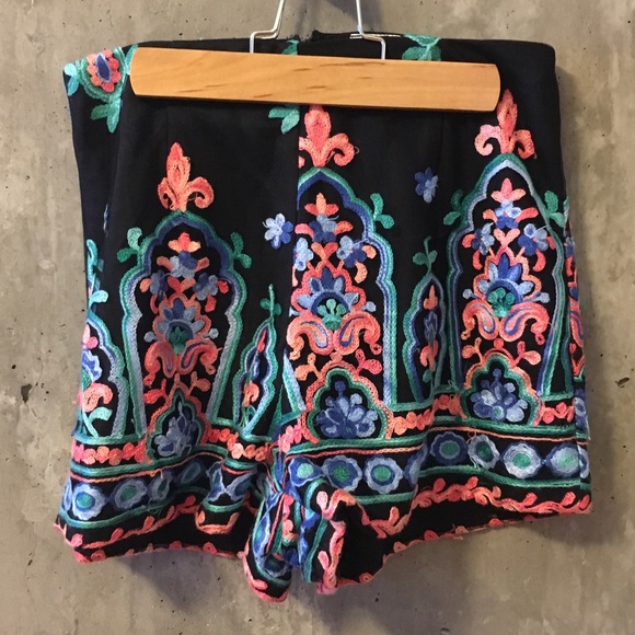 HP🌷Hello Molly Voodoo High Waist Shorts - Picture 2 of 7