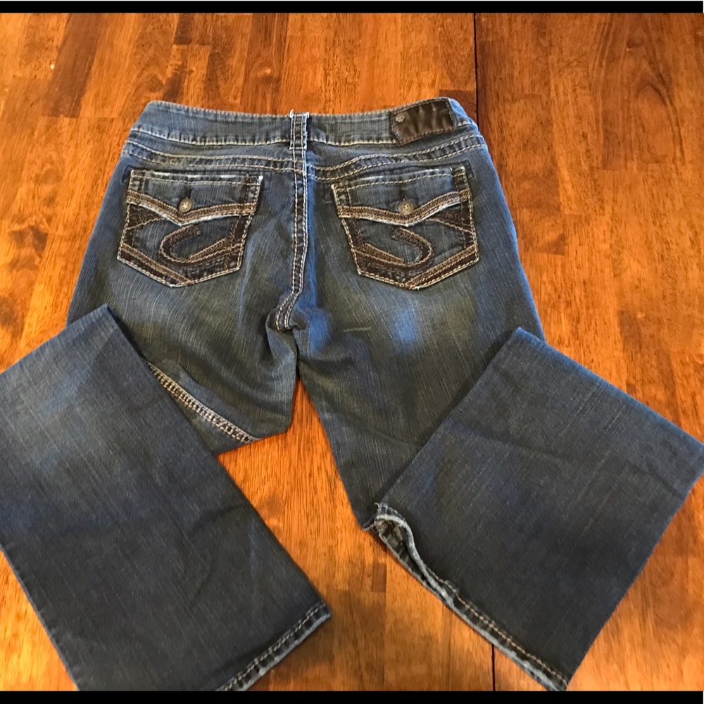 Silver Suki, dark wash.