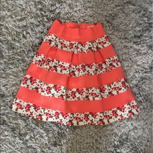 Elastic high waisted floral skirt