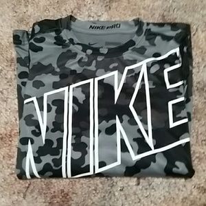 NIKE Boys Compression Shirt
