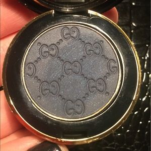 Gucci magnetic eyeshadow- Equinox