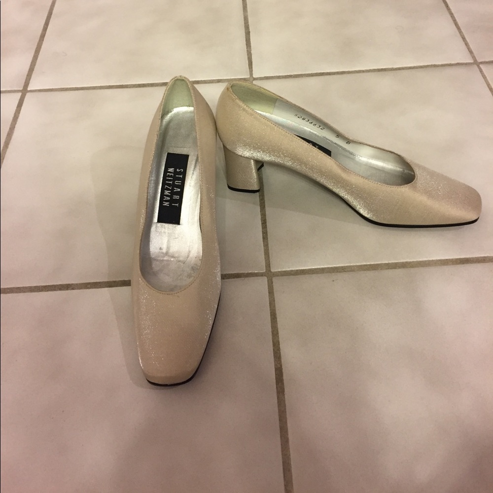 Stuart Weitzman beige silk shoes