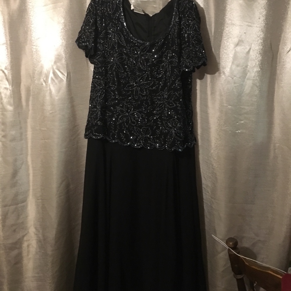 Gorgeous black fancy party dress