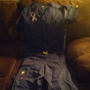 Women's Nursing Scrubs Outfit