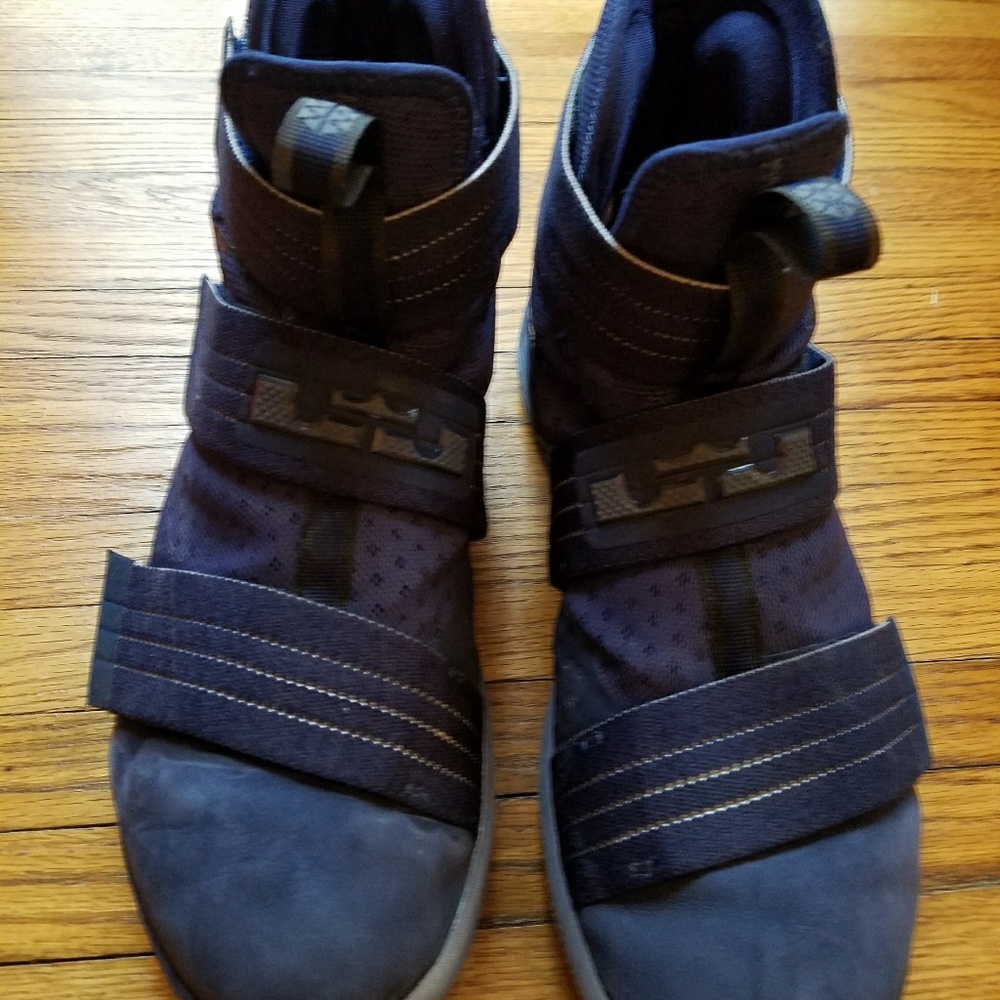 LeBron Soldier 10
