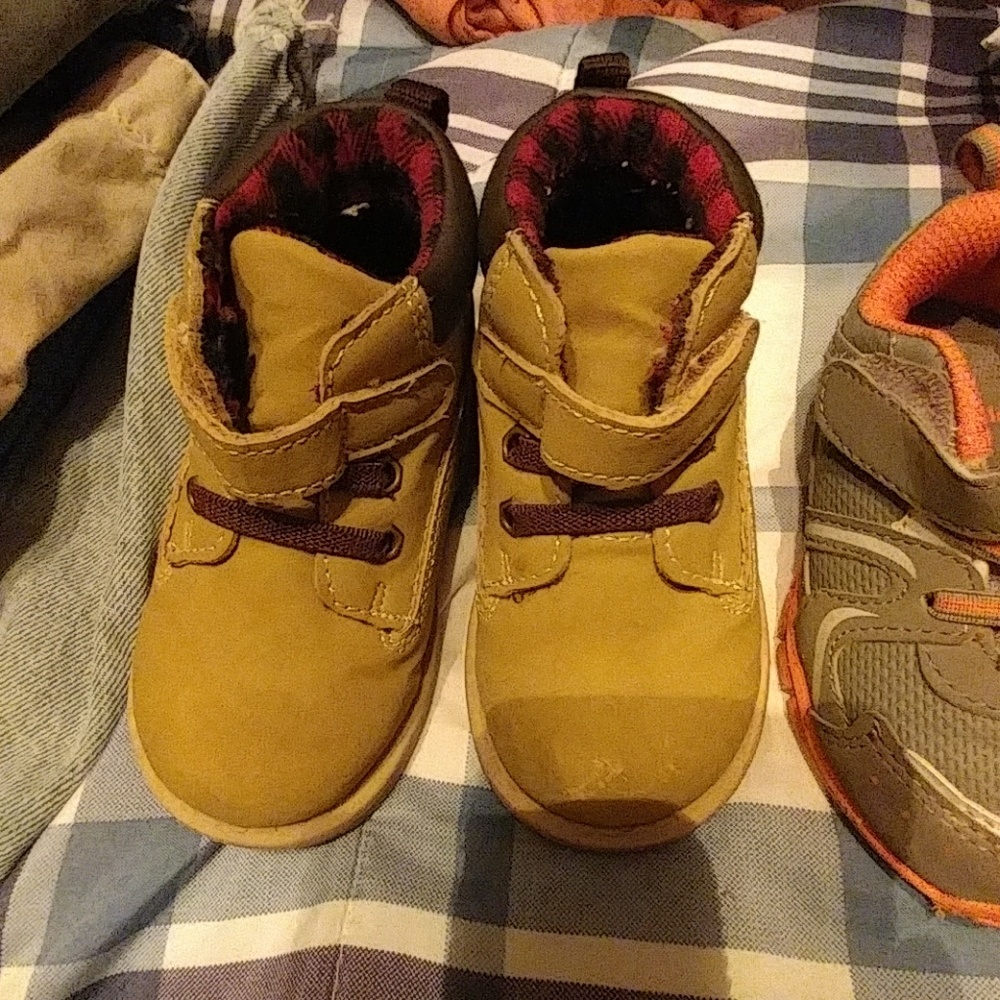 Shoes - Picture 4 of 4