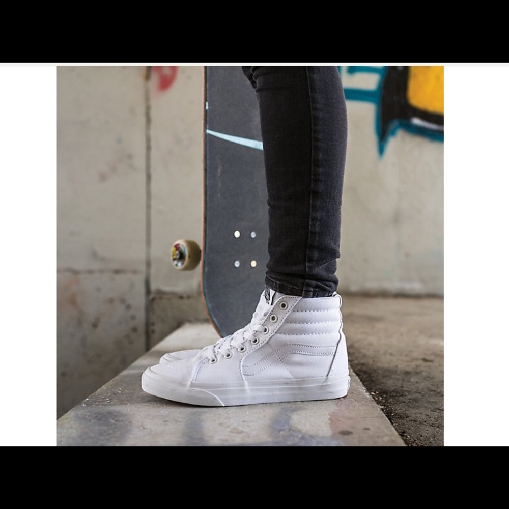 VANS HIGHTOPS👍🏻❤️ MEN AND WOMANS 👠👞 ANY SIZE