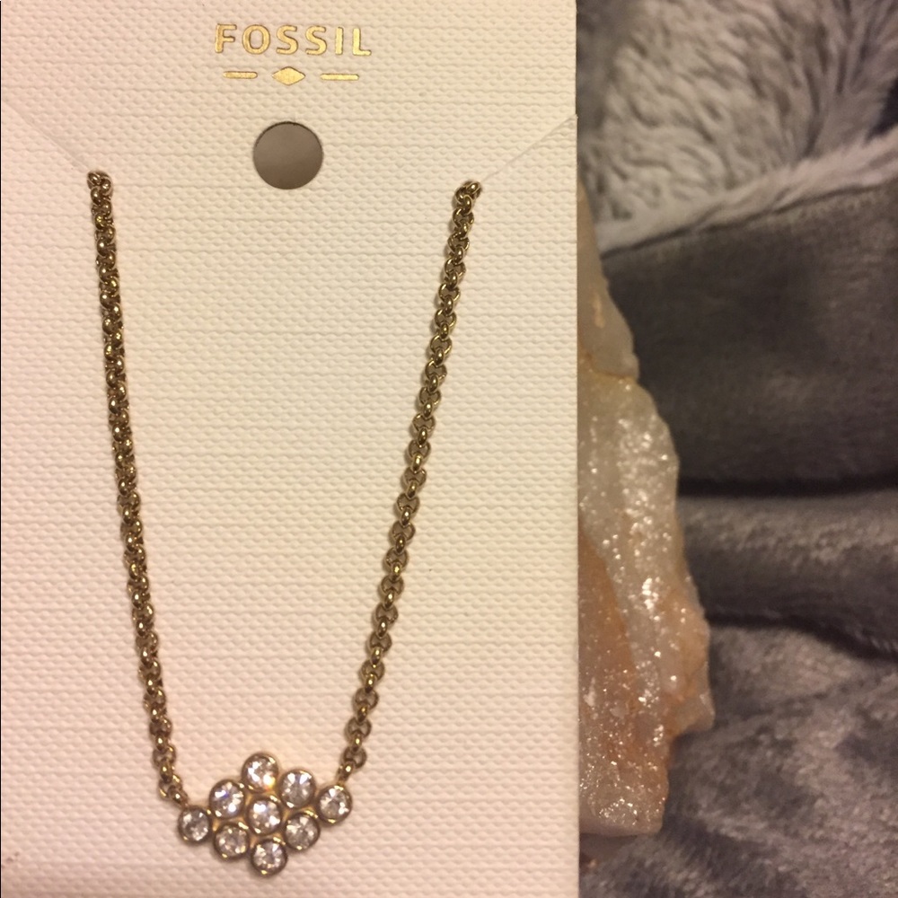 🍱FOSSIL🍱9 cluster necklace.