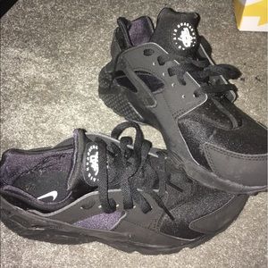 ⚫️Black Huaraches ⚫️