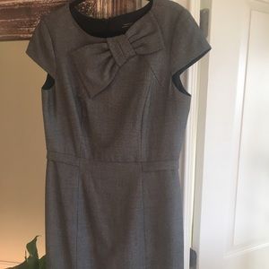 Tahari - Shift dress